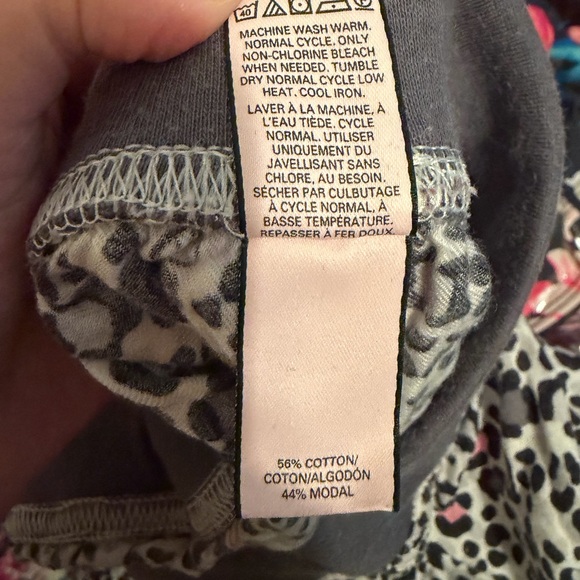 Victoria’s Secret Leopard Print Petite PJ Set - Picture 7 of 7